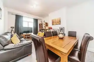 12 Bedford Road, photo 3