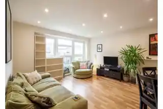 12, Bletchley Court, Hitchin Lane, photo 4