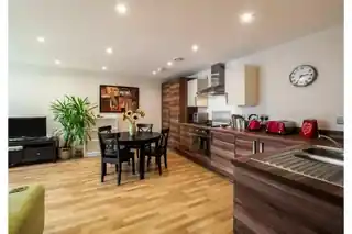 12, Bletchley Court, Hitchin Lane, photo 3