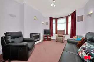 12 Byron Avenue, photo 3