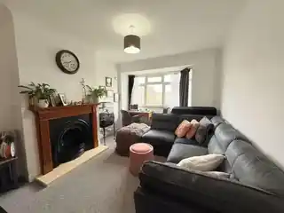 12 Carlton Close, photo 3