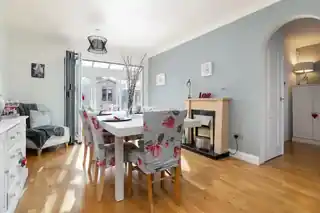 12 Catherines Close, photo 2