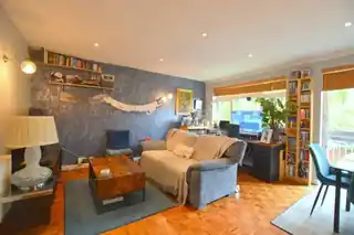 12 Cherry Croft Gardens, photo 2