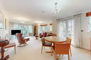 12 Cherry Tree Way, photo 2