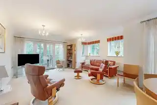 12 Cherry Tree Way, photo 4