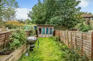 12 Collingtree Road, photo 3