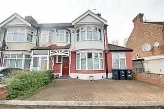 12 Collinwood Avenue, photo 2