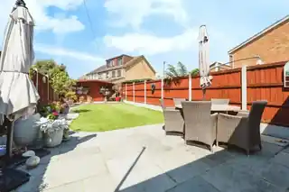 12 Conway Close, photo 2