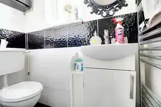 12 Coombes Road, photo 4