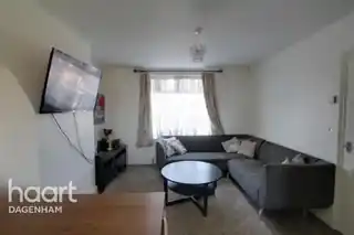 12 Croppath Road, photo 3