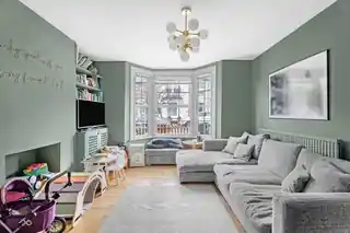 12 Daisy Road, photo 2