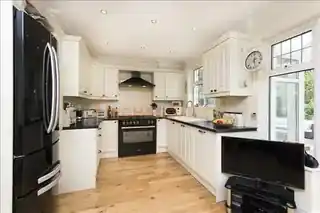 12 Glenwood Road, photo 3