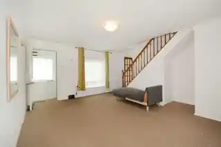 12 Globe Pond Road, photo 4