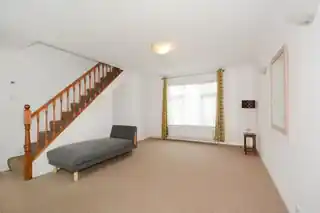 12 Globe Pond Road, photo 3