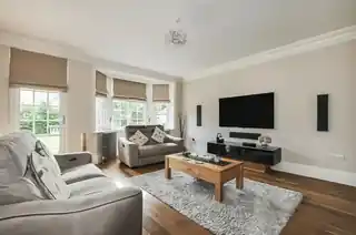 12 Green Lane, photo 4