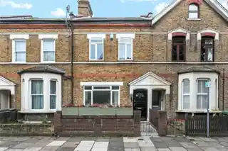 12 Grove Park Road, photo 2