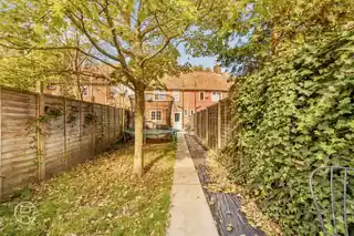 12 Hall Drive, photo 4