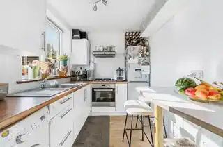 12 Hall Drive, photo 3