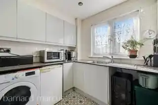 12 Harrington Close, photo 3