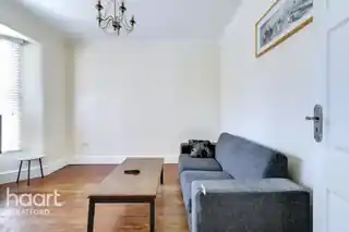 12 Hartland Road, photo 3