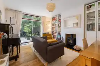 12 Haynes Close, photo 3