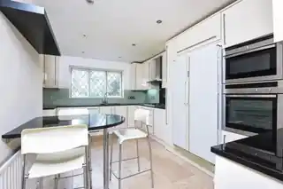 12 Hendon Avenue, photo 3
