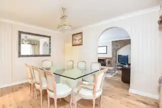 12 Hendon Avenue, photo 2