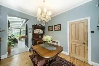 12 Holdenby Road, photo 3