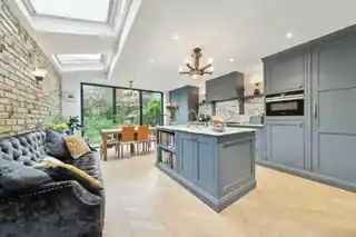 12 Holdenby Road, photo 2