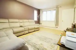 12 Hollydale Close, photo 2