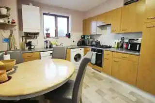 12 Hollydale Close, photo 4
