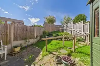 12 Hunting Gate Drive, photo 4