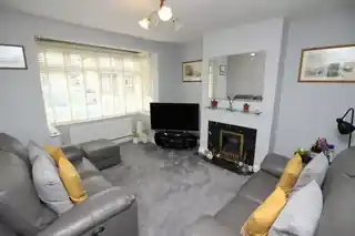 12 Inverness Road, photo 2