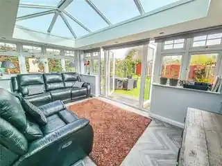 12 Jubilee Close, photo 3