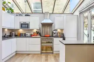 12 Kathleen Road, photo 2