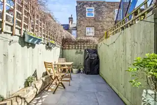 12 Kathleen Road, photo 4