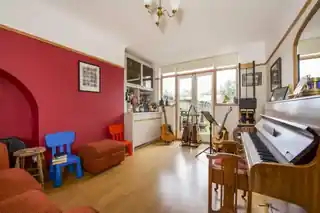 12 Landseer Road, photo 3