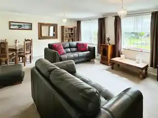 12 Lingey Close, photo 3