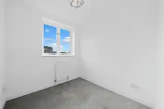 12 Livesey Close, photo 4