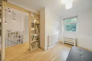 12 Lockwood Close, photo 3