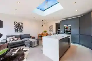 12 Lumley Road, photo 3