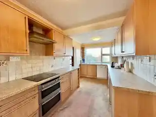 12 Madison Crescent, photo 2