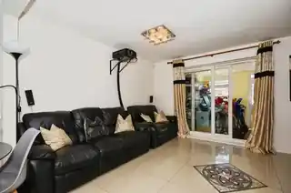 12 Mary Peters Drive, photo 4