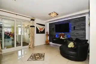 12 Mary Peters Drive, photo 3