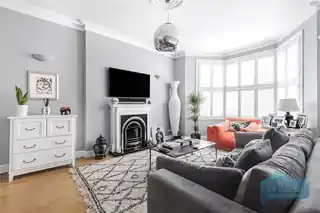 12 Mountfield Road, photo 3
