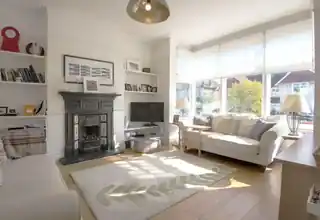 12 Normandy Avenue, photo 3