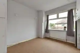 12 Oakwood Close, photo 4