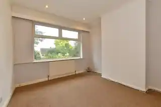 12 Oakwood Close, photo 3
