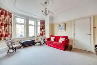 12 Richmond Way, photo 3