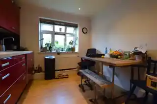 12 Rivenhall Gardens, photo 4